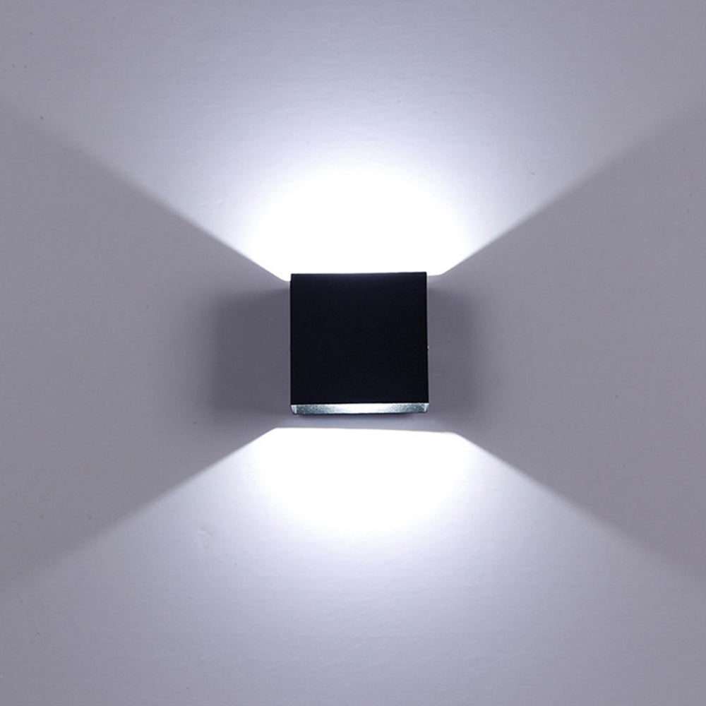 Nordic Style Wall Light – detail view 3 | Belloriana