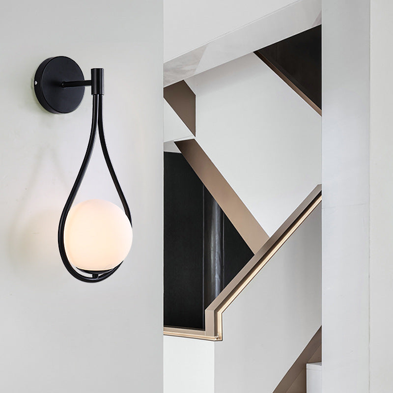 Nordic Bedroom Bedside LED Wall Lamp Golden Personality Home Lighting – detail view 3 | Belloriana