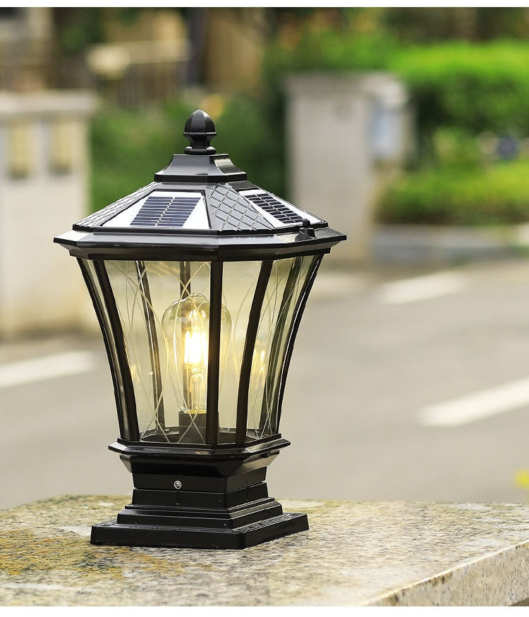 Colonne Solaire light styled in a courtyard
