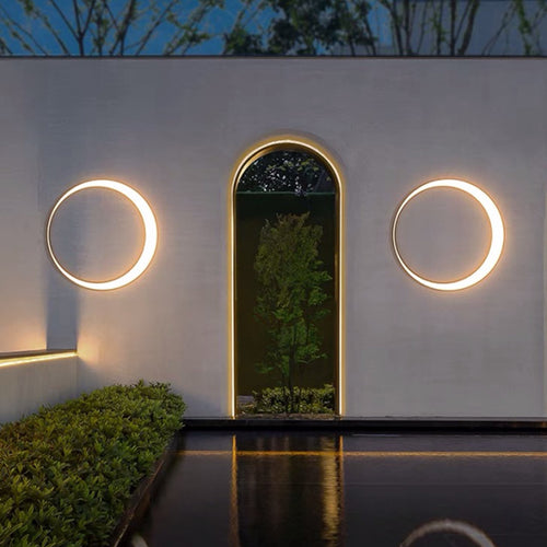 Outdoor Simple Round Wall Lamp Waterproof – studio product photo | Belloriana