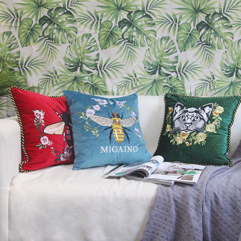 Housse de Coussin Velours Brodée